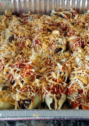 A picture of Stuffed Shells.