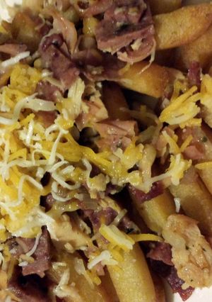 A picture of Elisa's Loaded Fries.