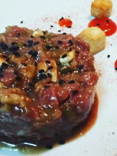 Una foto de Tartar de buey con nueces y queso cabrales