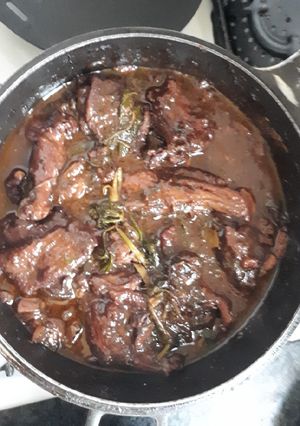 Coq au vin tyúkból recept fotója