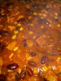A picture of Vegetarian Dinner with Quorn and Kidney Beans .