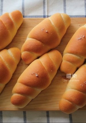 鹽可頌 海鹽奶油卷 Sea Salt Butter Roll 的食譜成品照片
