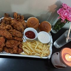 A picture of Chicken al baik from saudi Arabia.