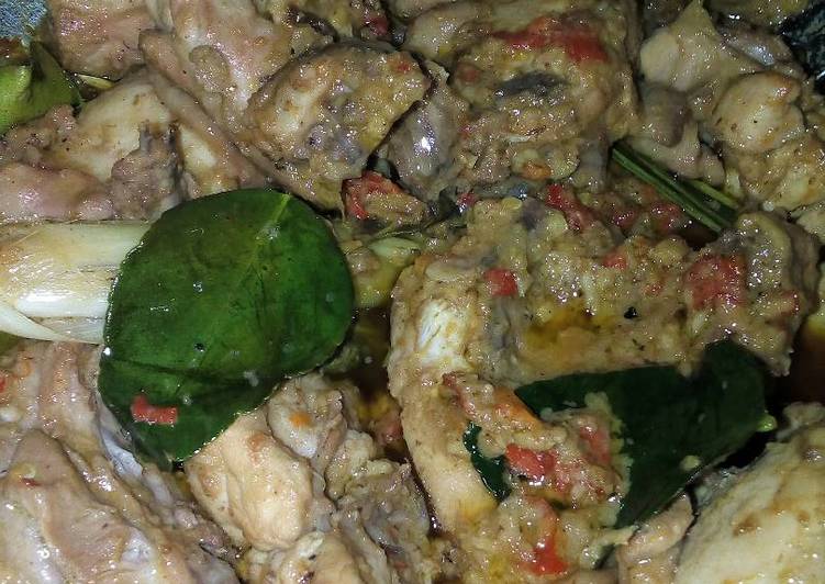  Resep  Ayam  Bumbu  Rujak  ala  Aqila oleh Astri Aprilia 
