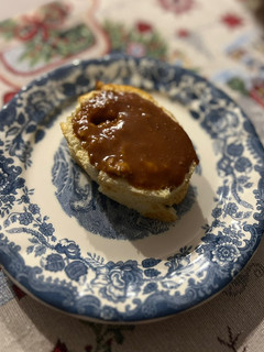 Una foto de Pionono de brandada de bacalao y miel con mayonesa de caramelo