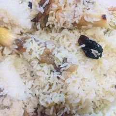 A picture of White mutton paya pulao.