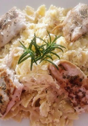 Una foto de Pasta con huevo, leche y queso