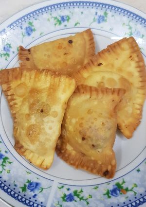 A picture of Chicken samosa.