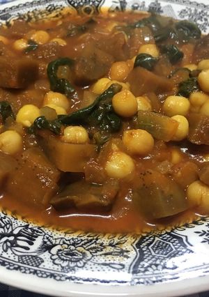 Una foto de Potaje de garbanzos vegano