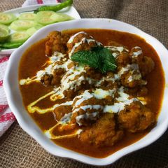 A picture of Urad dal ke kofte.