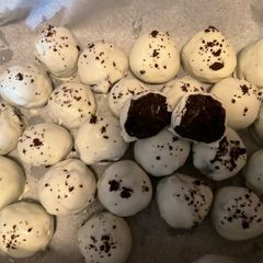 A picture of REINDEER DROPPINGS (OREO BALLS).