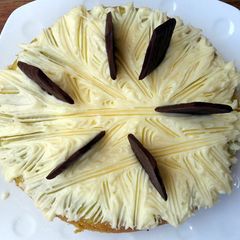 Basic Cake With Cream Chese And Chocolate A picture of Basic Cake With Cream Chese And Chocolate.