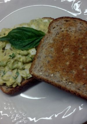 A picture of Bacon Egg and Avacado Breakfast Sandwich.
