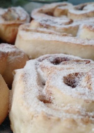 Una foto de Rollitos de canela y manzana 🍏