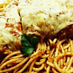 A picture of Chicken Parmigiana.