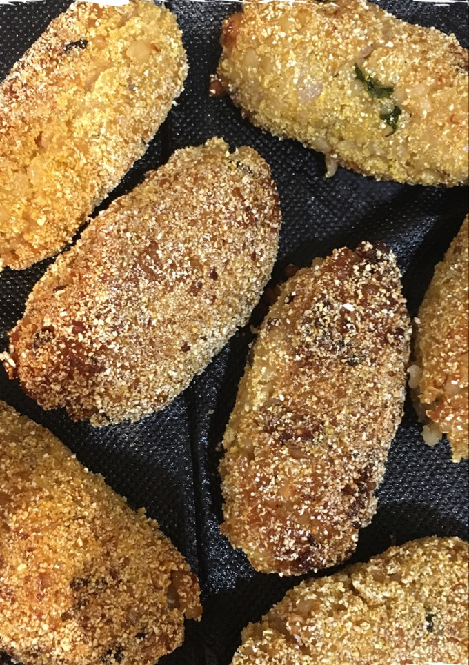 Una foto de Croquetas de arroz integral y quinoa