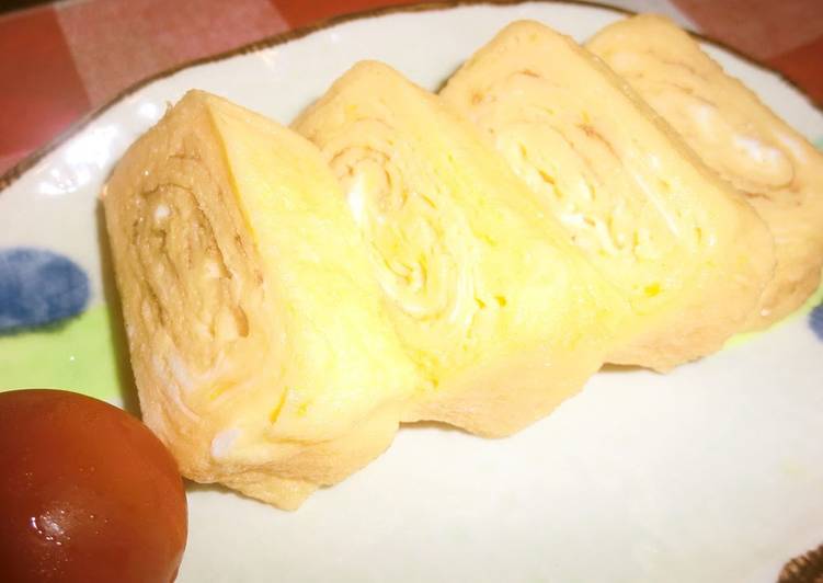 Easiest Way to Make Award-winning The 4:2:1 Golden Ratio for Always Delicious Tamagoyaki (Rolled Omelette)