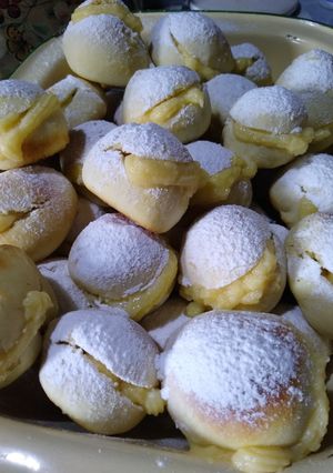 Una foto de Miguelitos con crema pastelera