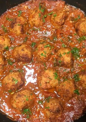 รูปของ ลูกชิ้นเนื้อในซอสมะเขือเทศ (Meatballs in Tomato Sauce)