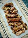 Costillas con ajos tiernos y salsa barbacoa coreana