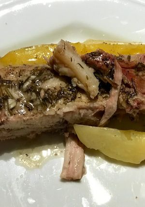 Una foto de Rips de cerdo en cocción lenta súper jugoso y tierno con romero y tomillo de mi papá