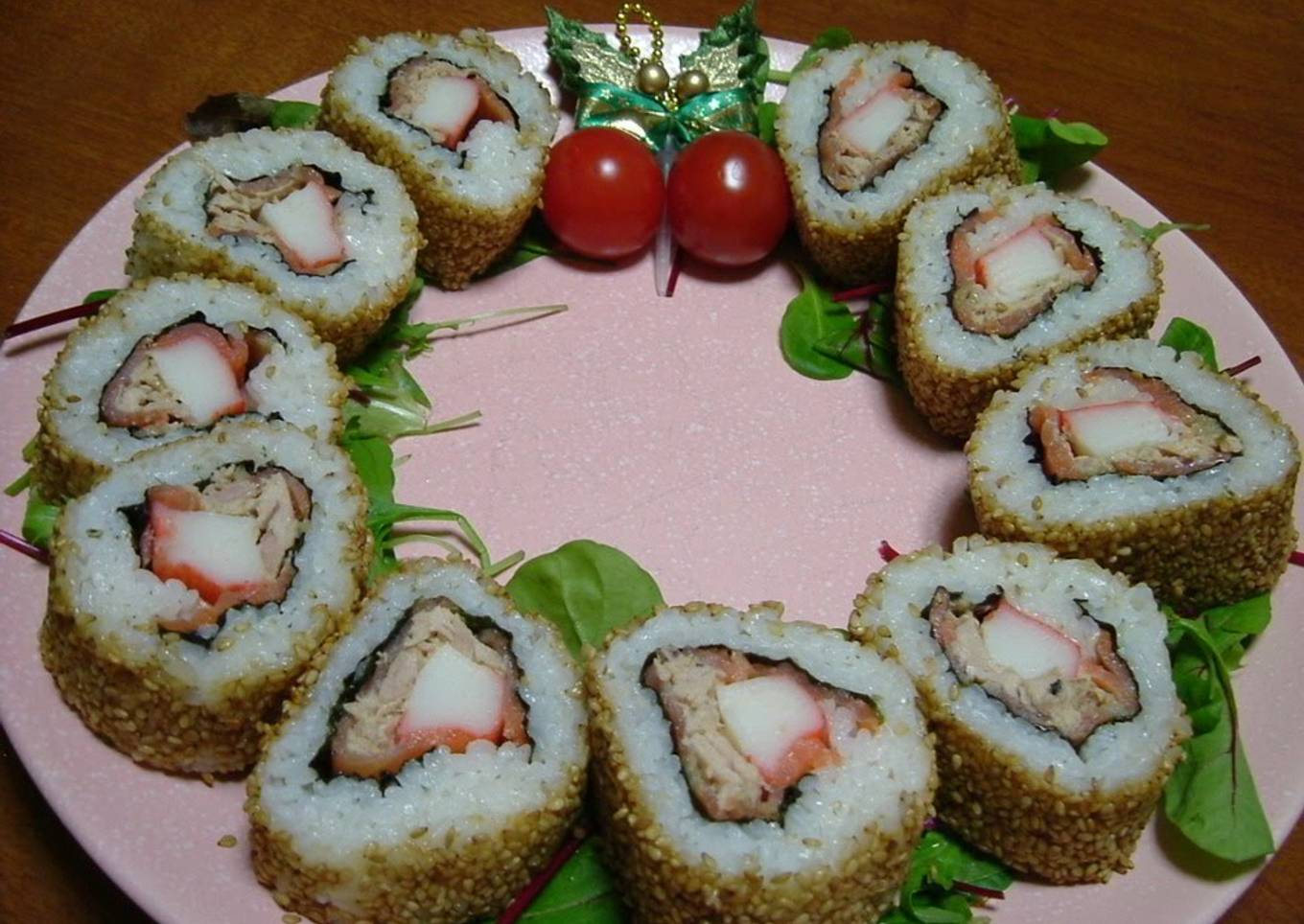 Steps to Make Quick California Rolls Wreath