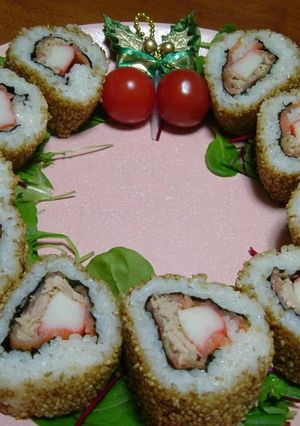 A picture of California Rolls Wreath.
