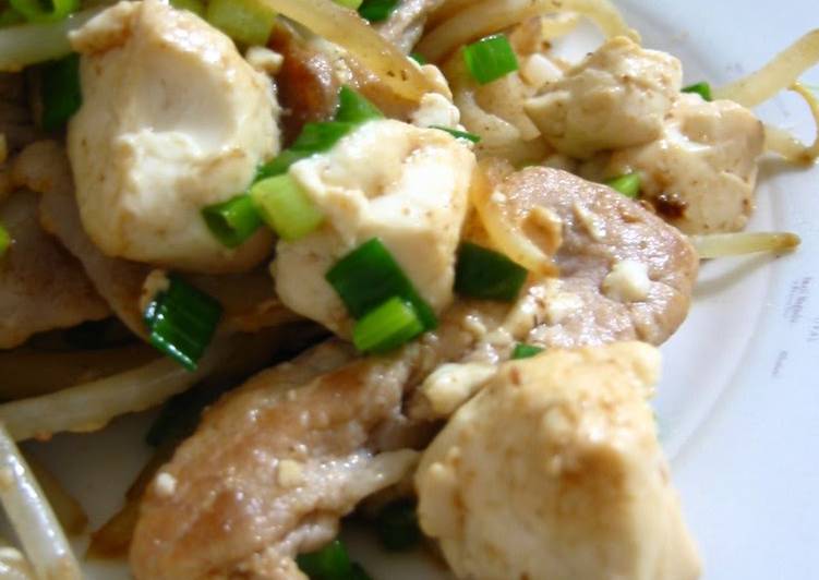 Easiest Way to Prepare Ultimate Quick Champuruu-style Pork Stir-fry