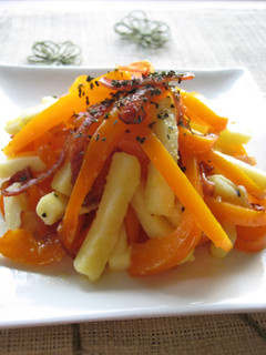 A picture of Yellow Pepper and Bacon Salad.