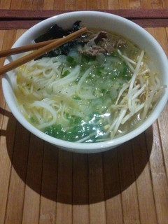 A picture of Traditional Japanese Ramen (with beef).