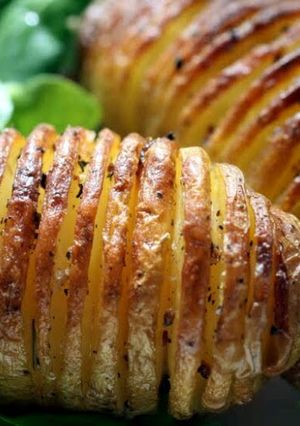 A picture of Sig's Humbles ( hasselback potatoes).