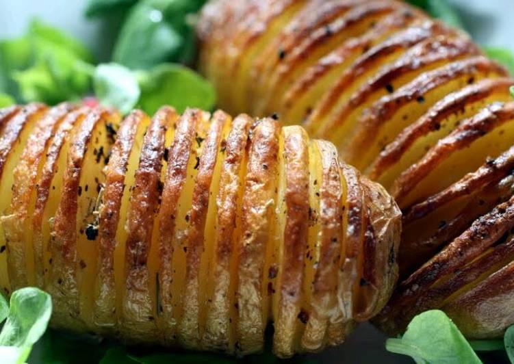 Simple Way to Make Perfect Sig&#39;s  Humbles ( hasselback potatoes)