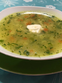 Una foto de Sopa liviana de mariposas