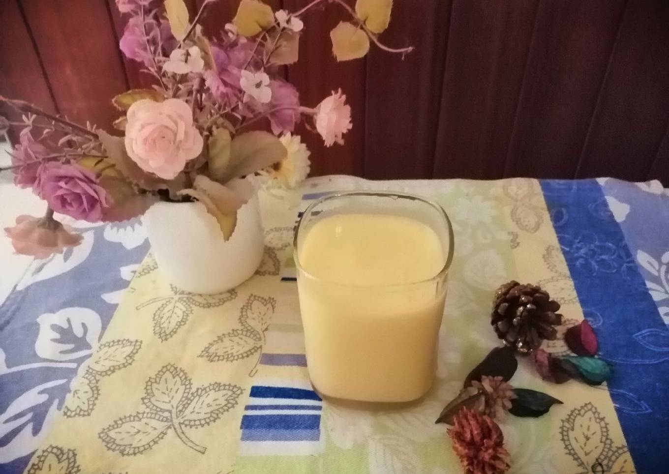 Mango lassi