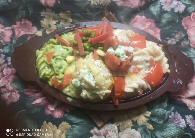 How to Make Perfect Italian sizzler with spinach, pineapple pasta