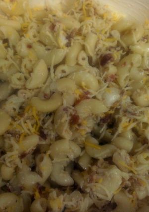A picture of Bacon Ranch pasta salad.