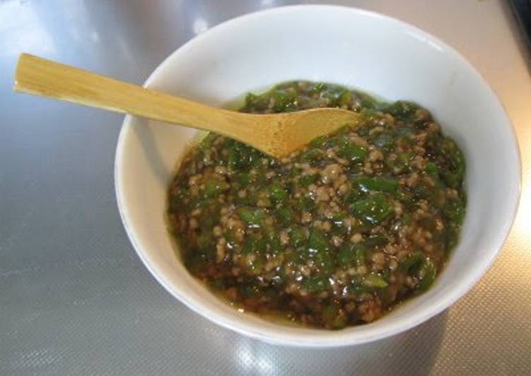 Tasty And Delicious of Green Pepper &amp; Ground Meat Rice Topping