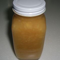 A picture of Ginger Jam with Apples.