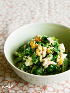 A picture of Broccolini and Egg Dressed in Tuna-Mayonnaise.