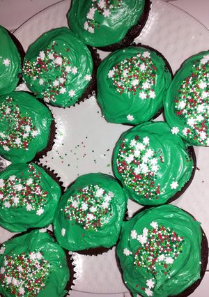 A picture of Chocolate Christmas Cupcakes.