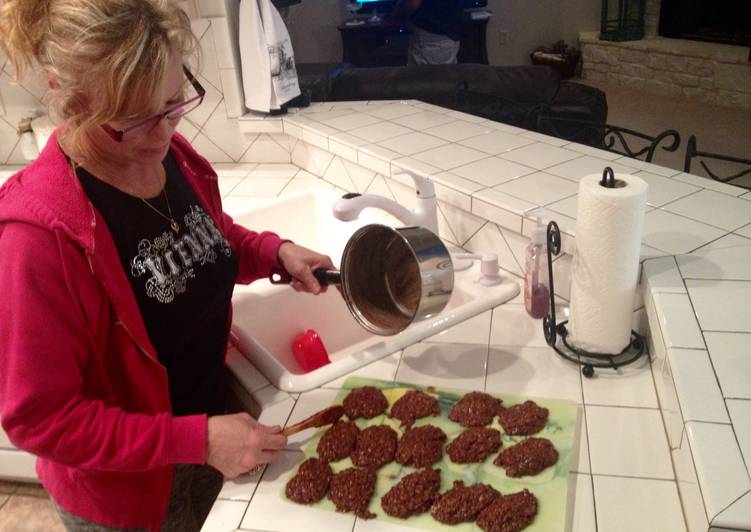 Recipe of Award-winning Momma&#39;s No-Bake Chocolate Oatmeal Cookies
