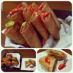 A picture of Lumpia Semarang.