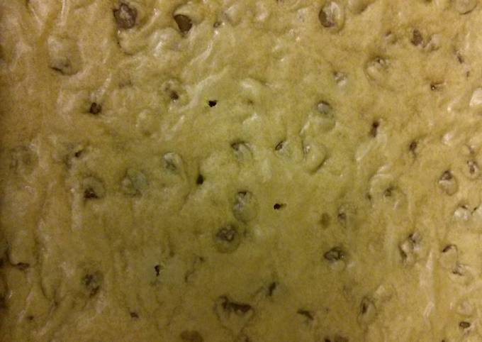 How to Prepare Perfect Thick and Chewy chocolate chip bars