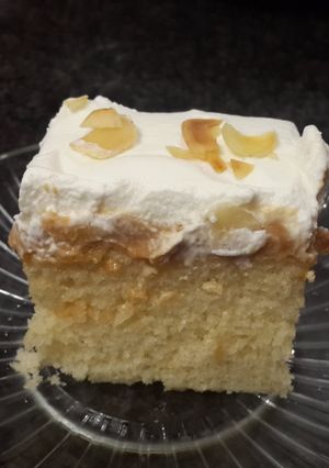 A picture of Plain sponge cake.