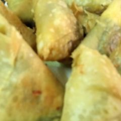 A picture of Meaty Cheesy Samboosy.