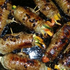 A picture of Balsamic glazed steak rolls.