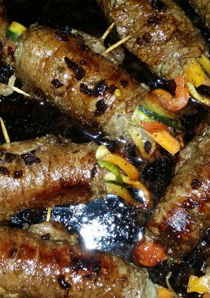 A picture of Balsamic glazed steak rolls.