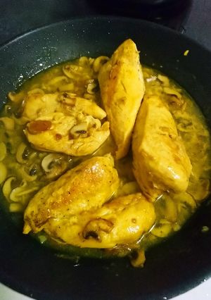 Una foto de Pollo en salsa