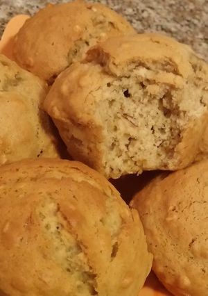 A picture of Banana-Oat Muffins.