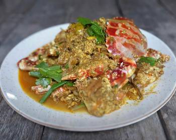 Popular Cuisine Stir fried Crabs with curry powder Home Style